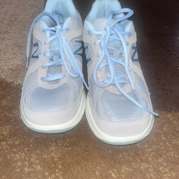 Aetrex Light Blue Sneakers with Breathable Mesh and Padded Collar - Picture 2 of 7